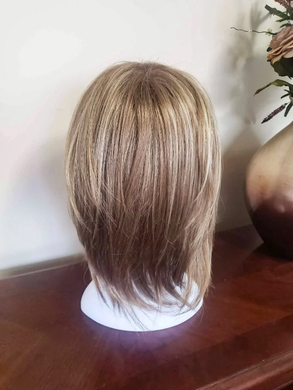 NORIKO JACKSON Modern Shag Wig w/ bangs added in the color Spring Honey EUC